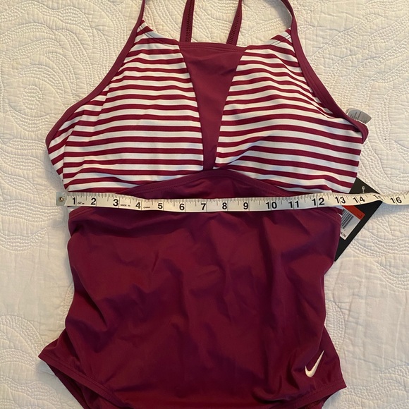 NIKE Villain -red one-piece swimsuit ππ»ββοΈ - Picture 9 of 13